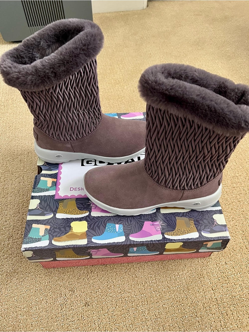 NWT Skechers On The GO Joy Snow Bunny Boots Quail Size 6.5